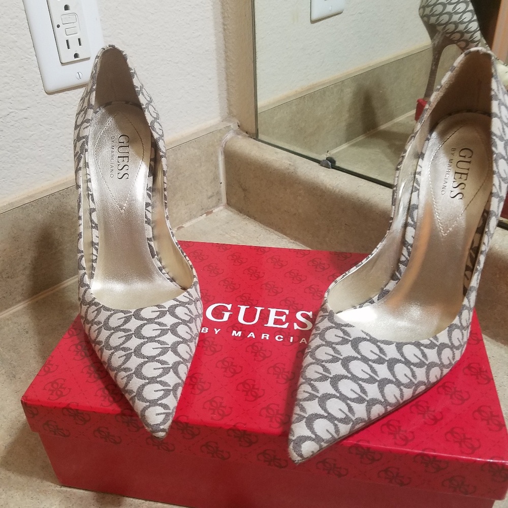 Guess Carrie 2 Dark Natural Fabric 6' Heels
